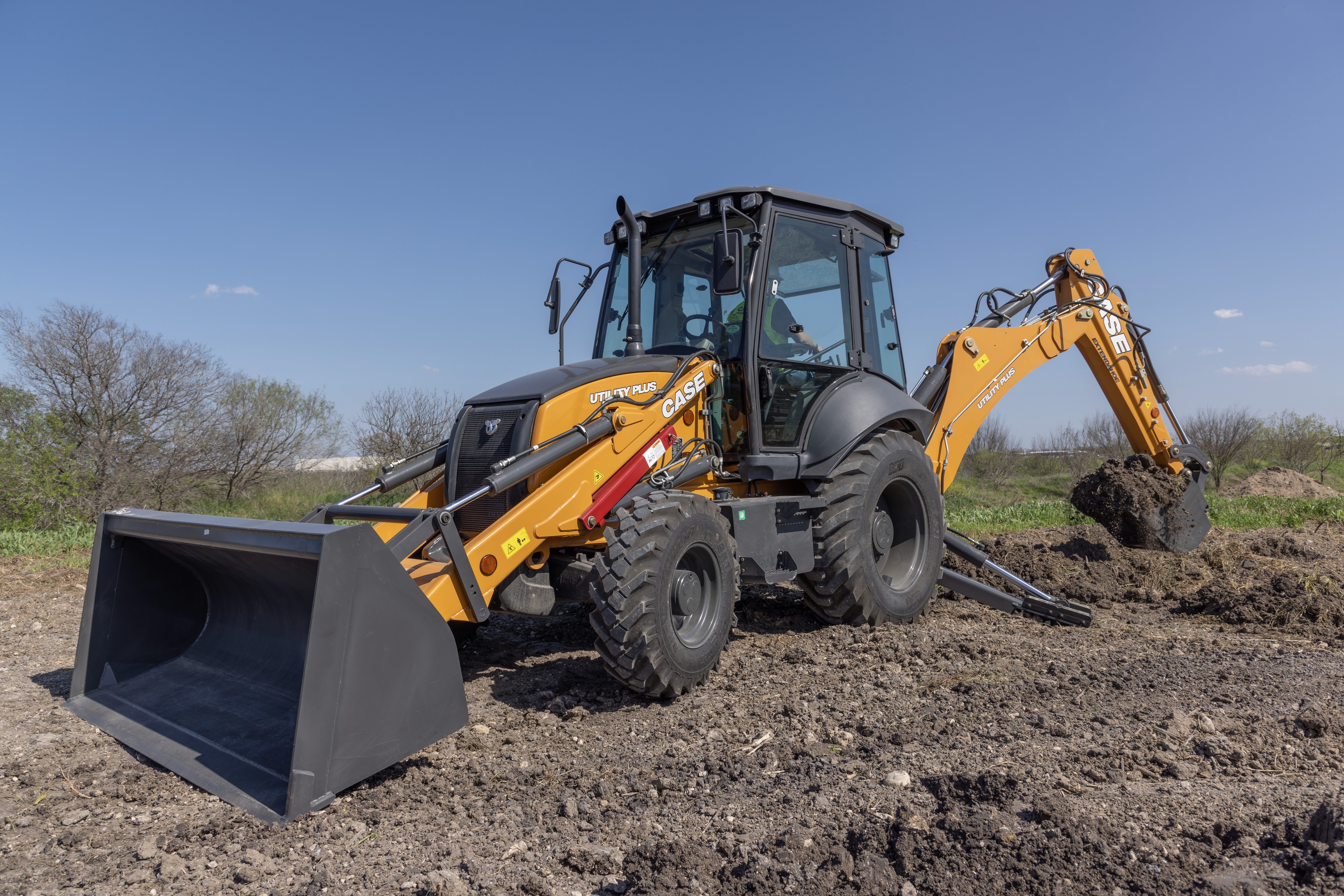 TLB_Utility_Plus_Backhoe_Loader_HY8A8439_06-24_mr