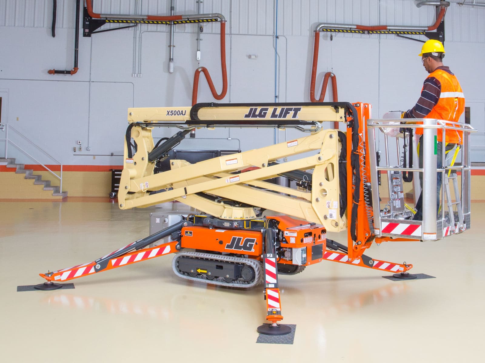 JLG X500AJ Boom Lifts - Compact Crawler