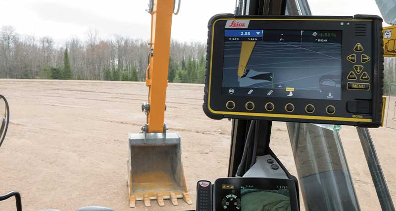Construction equipment equipped with Leica Geosystems machine control